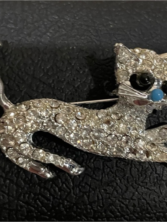 None Other - Crystal Cat Brooch Pin - Silver Sparkle Cat Accessory